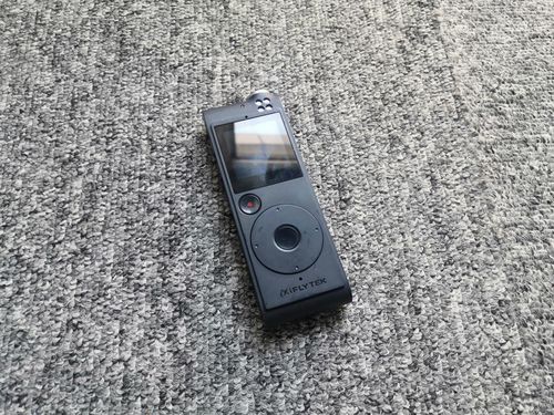 AI錄音筆SR101 超強錄音與實時翻譯，讓文字記錄變得生動起來